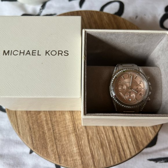Michael Kors Watch with pink Dial and Diamonds main image 4